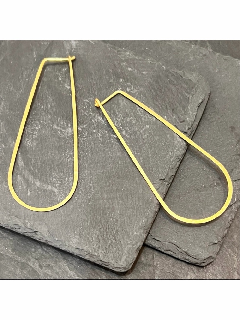 π3/$30 New Gold Teardrop Hoops - Picture 1 of 3